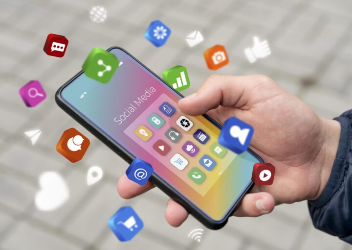 concept de marketing des medias sociaux pour le marketing avec des applications scaled